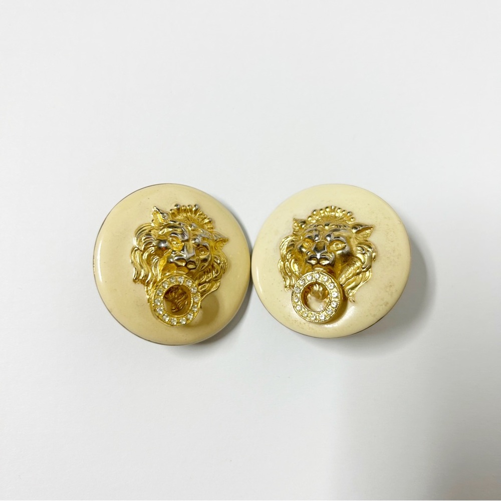 Vintage Ellen Designs lion head clip on earrings